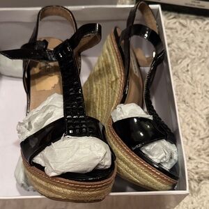 Steve Madden Black Patent Leather Wedge Sandals size 10